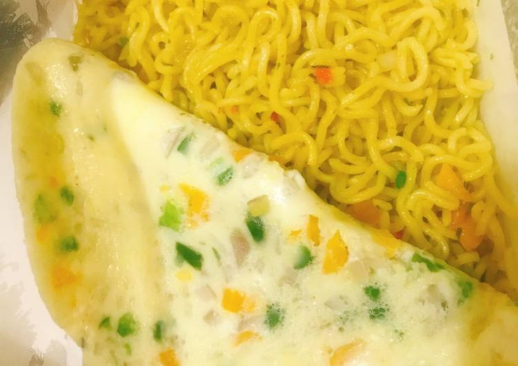 Fried omlette and noodles