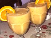 Una foto de smoothies de durazno
