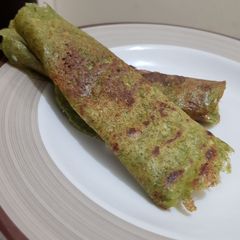 A picture of Sprouts moong chila.