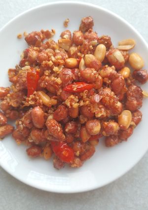 Hình của món Đậu phộng rang mắm tỏi.