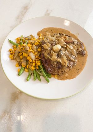 Foto resep Sirloin steak with mushroom sauce