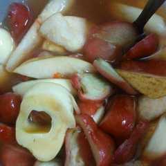 รูปของ Asinan buah asam, manis, pedas (buah"n ala kadarnya) 😄