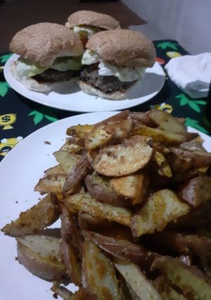Una foto de Papas y boniatos rústicos al horno 🥔🍠