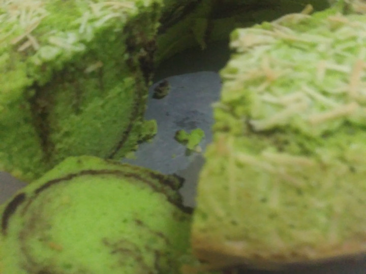 Bagaimana Membuat Bolu pandan panggang lembut (3 telur) yang Sempurna