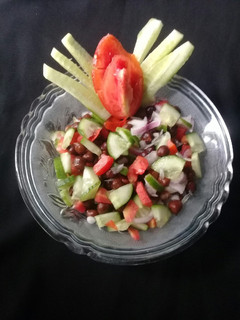 A picture of Chickpeas salad.
