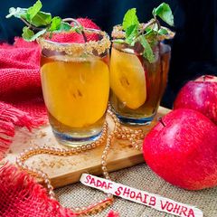 A picture of Apple drink (halal Drink).