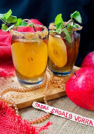 A picture of Apple drink (halal Drink).