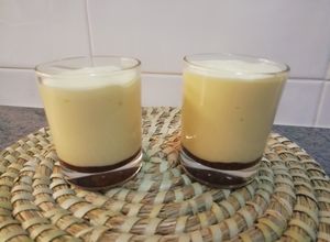 Foto principal de Mousse de chocolate blanco con sirope de milka