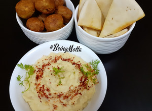 A picture of Falafel Tikki-Hummus.