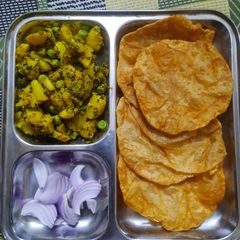 A picture of Puri Bhaji.