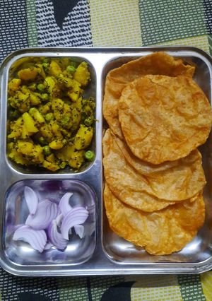 A picture of Puri Bhaji.