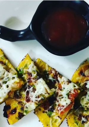 સ્પિનચ કોરીએન્ડર બેસન પીઝા (Spinach Coriander Besan Pizza Recipe In Gujarati) રેસીપી મુખ્ય ફોટો