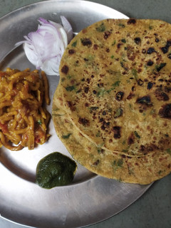मेथी के पराठे(Methi paratha recipe in Hindi) रेसिपी मुख्य फोटो