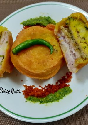 A picture of Ulta Kand Batata Wada.