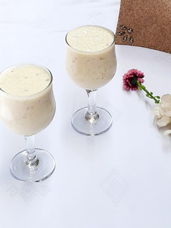 A picture of Apple smoothie.