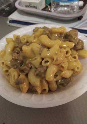 A picture of Hamburger mac and cheese.