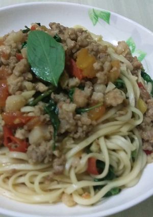 【愛在家裡麵x好勁道】泰式打拋豬肉炒麵 的食譜成品照片