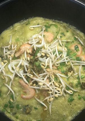 Hình của món Bánh xèo tôm mực.