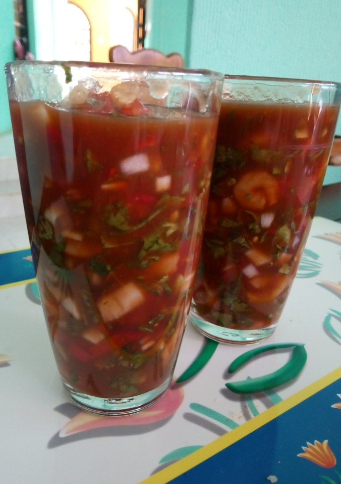Una foto de Cóctel de camarón 🦐🥃