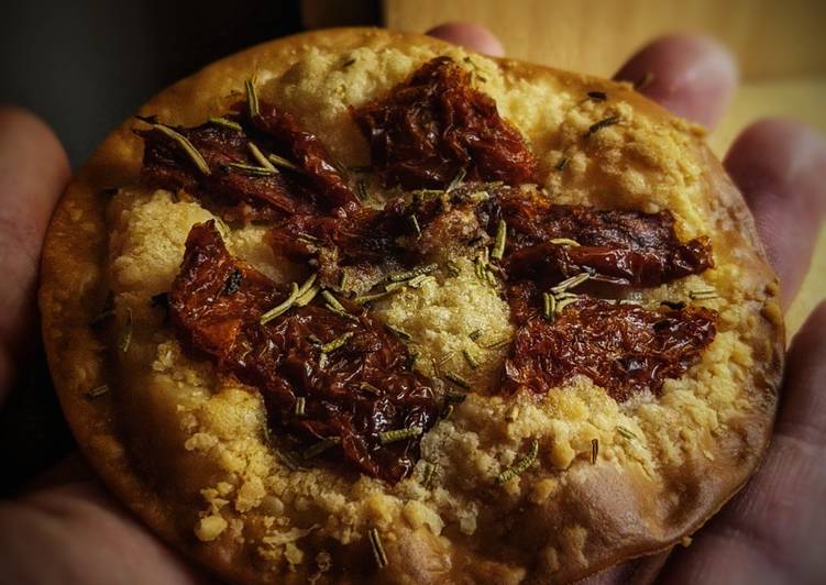 TOMATE SECO, PARMIGGIANO-REGGIANO Y ROMERO (¡TAPA RAPIDA!)