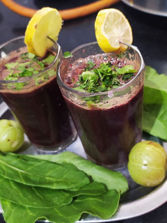 પાલક બીટ સૂપ (Spinach Beetroot soup Recipe In Gujarati) રેસીપી મુખ્ય ફોટો