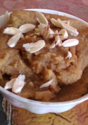 A picture of Suji and wheat flour halwa.