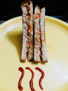 वेज सैंडविच (veg sandwich recipe in Hindi) रेसिपी मुख्य फोटो