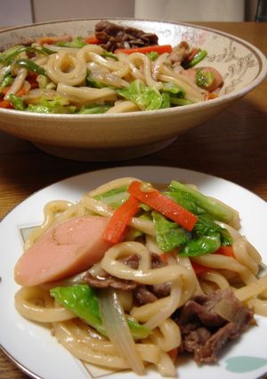 A picture of Beat the Summer Heat! Stir-Fried Udon with BBQ Sauce.