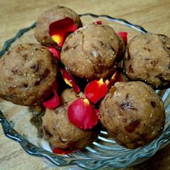 A picture of Gulkand Ladoo.