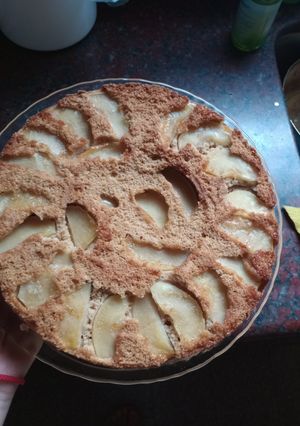 Una foto de Torta integral de manzanas invertida