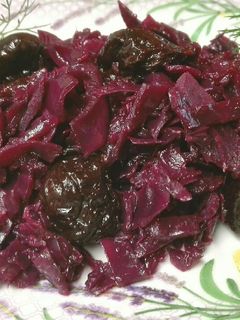 Vörösboros, aszalt szilvás, párolt vörös káposzta 🍷 recept fotója