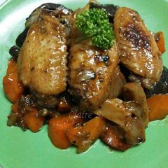 A picture of Chicken Wings & Mushrooms Stew.