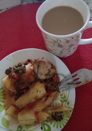 A picture of Muhogo Kuku Na chai -my breakfast.