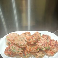 A picture of Minced pork & lotus root patty.