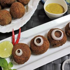 A picture of Echore Chingri Chop (Raw Jackfruit & Prawns Cutlet - Bengali Style).