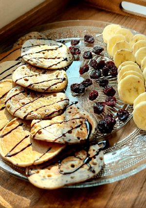 O poză a rețetei Mini pancakes cu afine, banane și mascarpone.