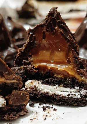 Una foto de Conitos de oreos con dulce de leche