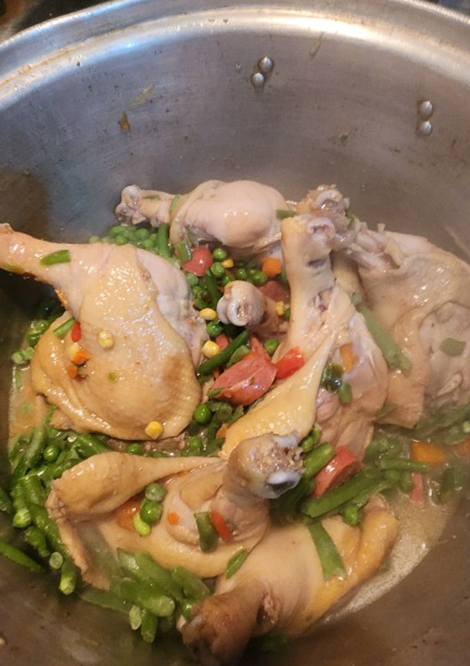 Una foto de Pollo arvejado
