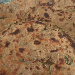 A picture of Multigrain Aata Methi Paratha.