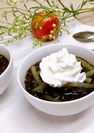 Hình của món Chè đậu đen-nui-trân châu.