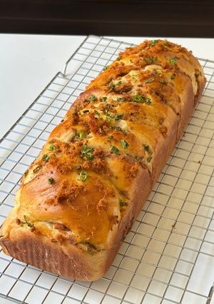 A picture of Pork Floss Milk Bread.