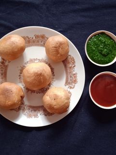 લીલવા ની કચોરી (Lilva Kachori Recipe In Gujarati) રેસીપી મુખ્ય ફોટો