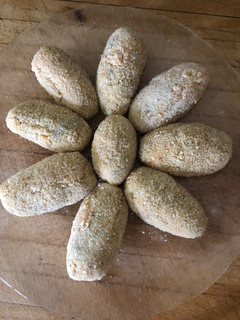 Una foto de Croquetas de brócoli 🥦 y queso 🧀