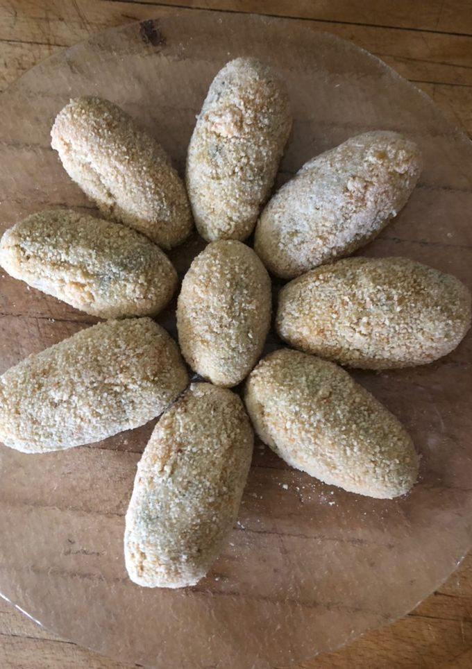 Una foto de Croquetas de brócoli 🥦 y queso 🧀