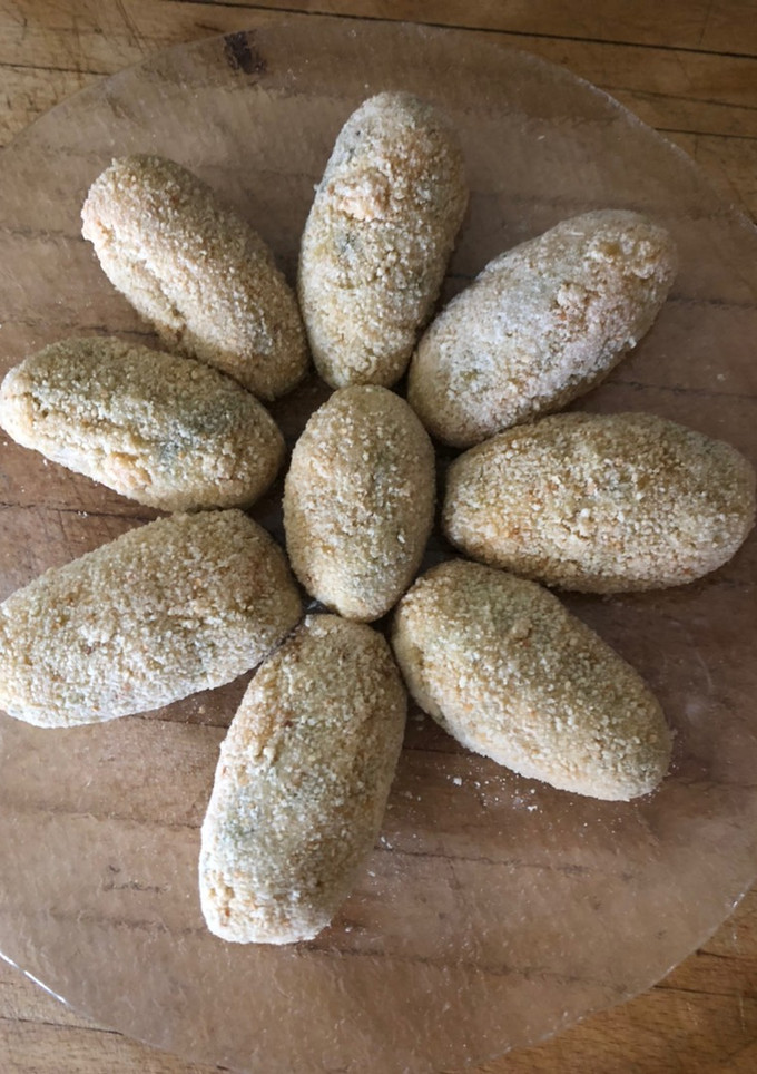 Una foto de Croquetas de brócoli 🥦 y queso 🧀