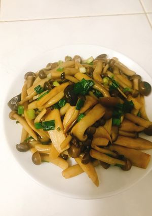 Hình của món Nấm xào chay.