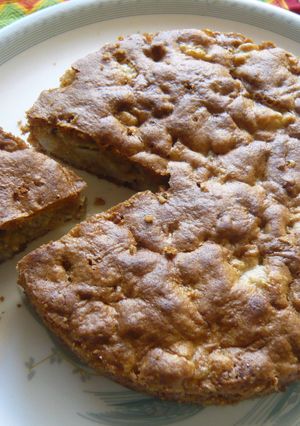 A picture of Pear Walnut Spice Cake.