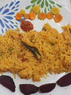 વઘારેલી ખીચડી (Vaghareli Khichdi recipe in Gujarati) રેસીપી મુખ્ય ફોટો