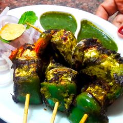 A picture of Restaurant Style Paneer Hariyali Tikka.