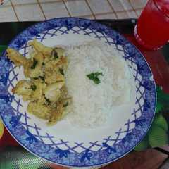A picture of Pollo con mostaza.
